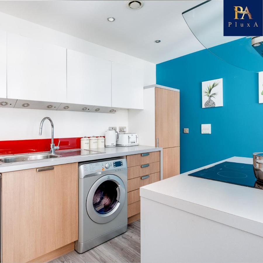 Pluxa Vivid Veranda Beautiful City Centre Apartment With Free Parking Birmingham Exterior foto