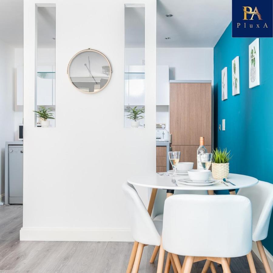 Pluxa Vivid Veranda Beautiful City Centre Apartment With Free Parking Birmingham Exterior foto