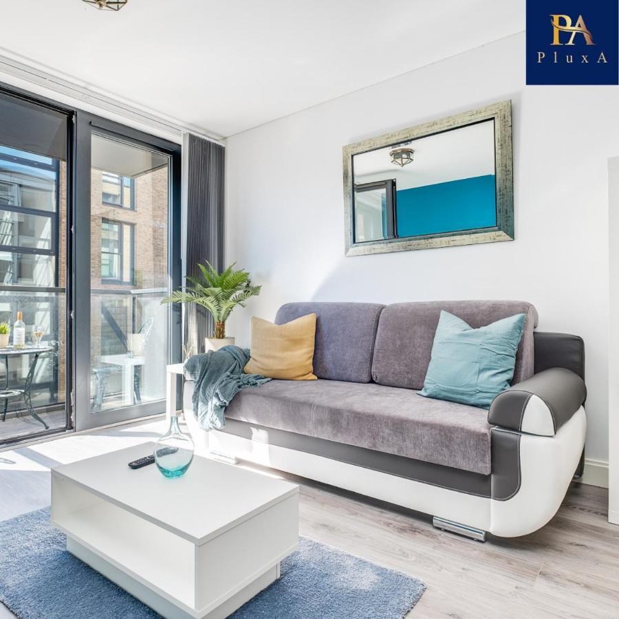 Pluxa Vivid Veranda Beautiful City Centre Apartment With Free Parking Birmingham Exterior foto