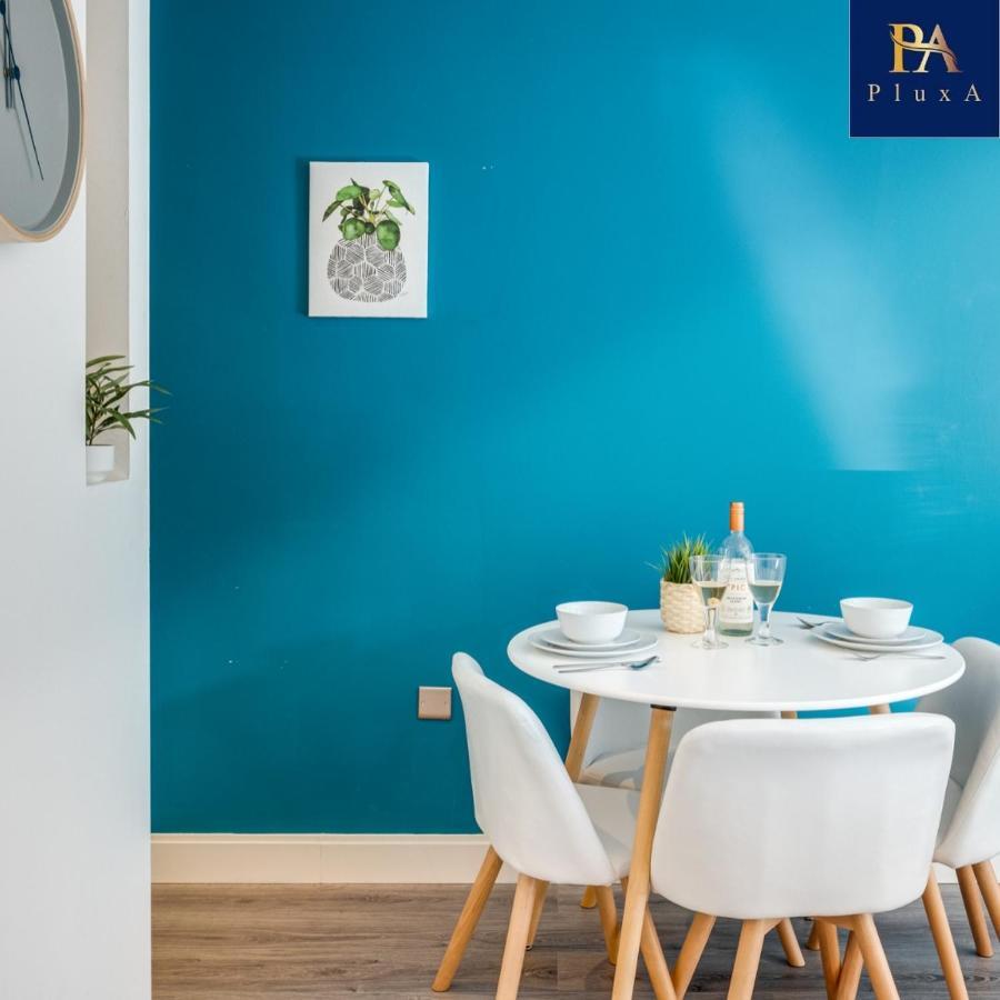 Pluxa Vivid Veranda Beautiful City Centre Apartment With Free Parking Birmingham Exterior foto